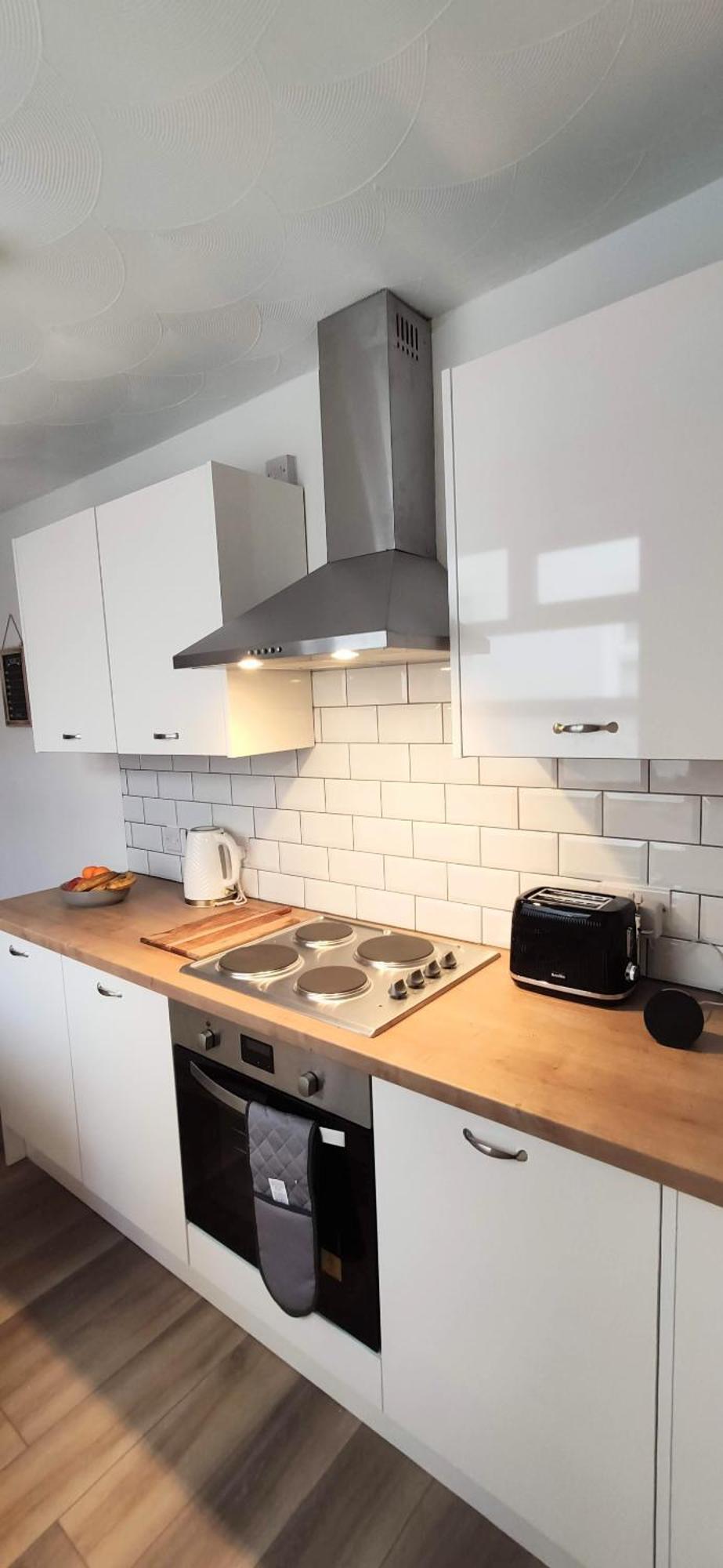 - 3 Bedroom House - Winifred St. * Stoke-on-Trent